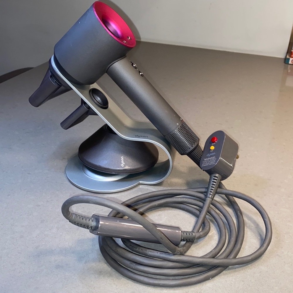 Dyson Supersonic Hairdryer Iron/Fuschia